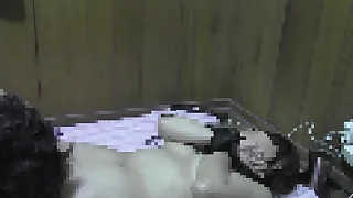 手マンとクンニされて、イってしまう淫乱アラフィフ熟女